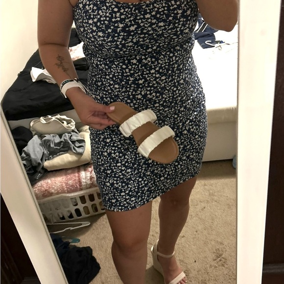 Old Navy Bodycon Dress - Picture 3 of 3